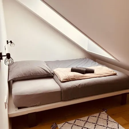 Apartment Dachnest - Wundervolles Neues Dachgeschoss Fuer Bis Zu 4 Personen In *