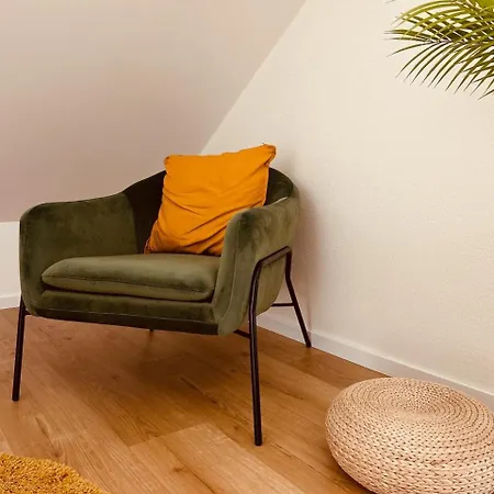 Dachnest - Ruhige Dachwohnung 45 Qm Mit Parkplatz 10 Minuten Nach Tuebingen Appartamento Kirchentellinsfurt
