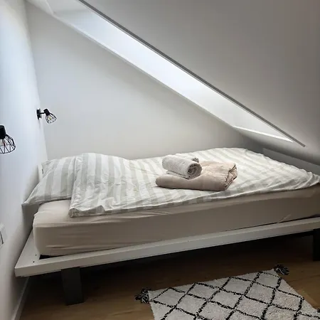 Appartamento Dachnest - Ruhige Dachwohnung 45 Qm Mit Parkplatz 10 Minuten Nach Tuebingen *