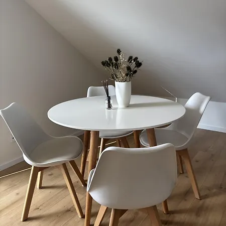 Appartamento Dachnest - Ruhige Dachwohnung 45 Qm Mit Parkplatz 10 Minuten Nach Tuebingen