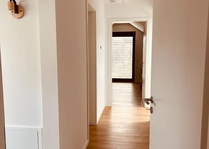 Dachnest - Wundervolles Neues Dachgeschoss Fuer Bis Zu 4 Personen In דירה Kirchentellinsfurt