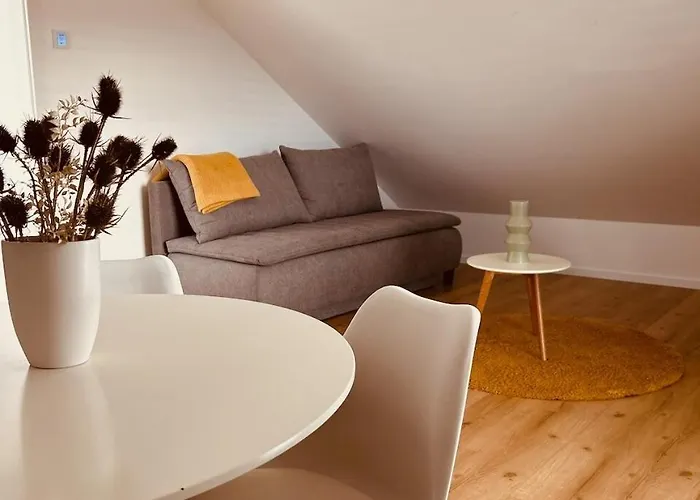 Dachnest - Wundervolles Neues Dachgeschoss Fuer Bis Zu 4 Personen In דירה Kirchentellinsfurt